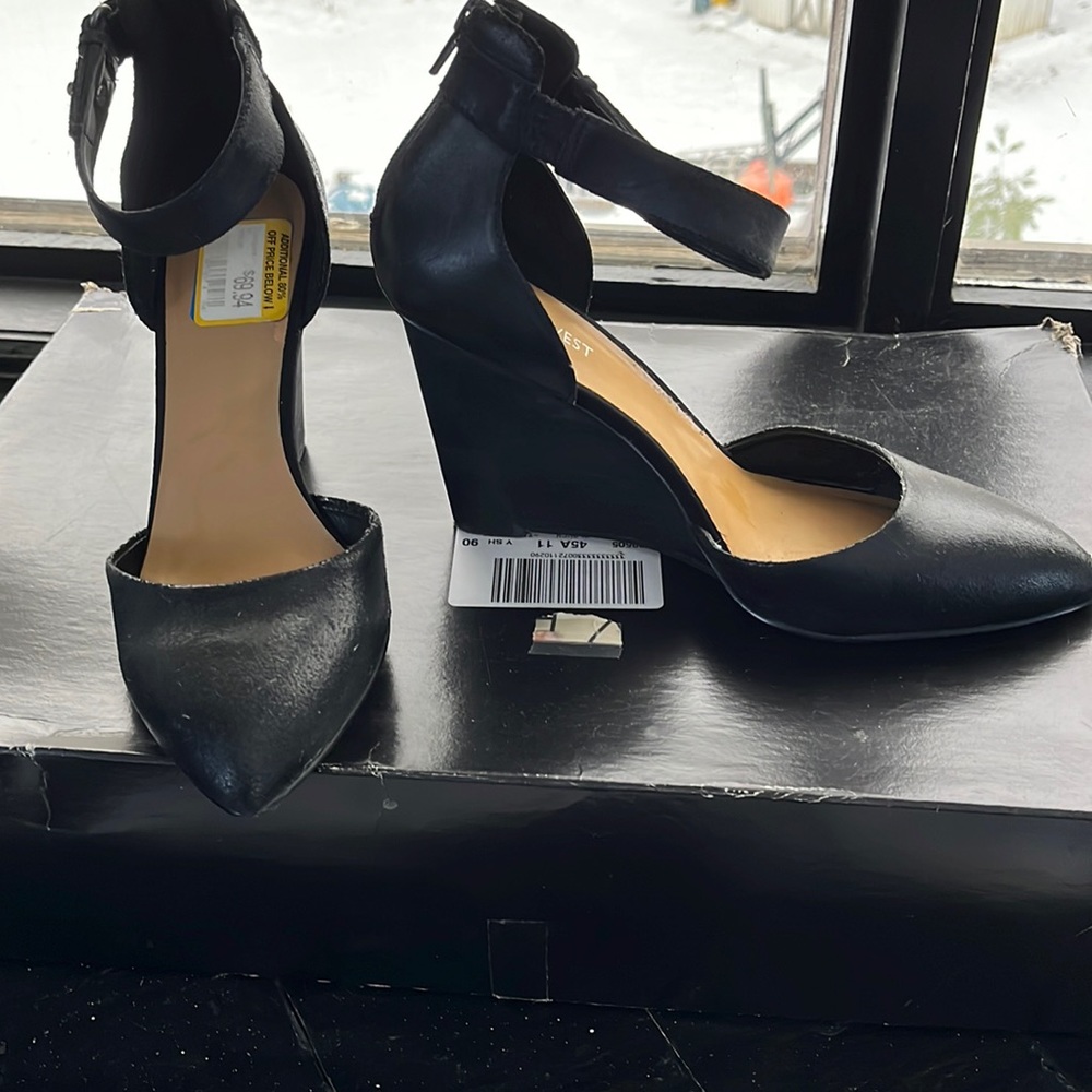 Nine West Black Wedged heel size 10 women